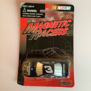 Action Sports Image Car MAGNETIC RACERS DALE EARNHARDT SR #3 Goodwrench
